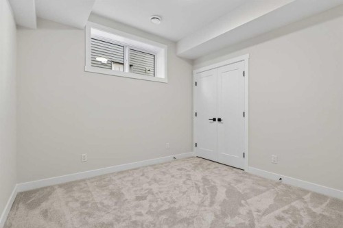 302 Kinniburgh Loop, Chestermere, AB - Indoor Photo Showing Other Room