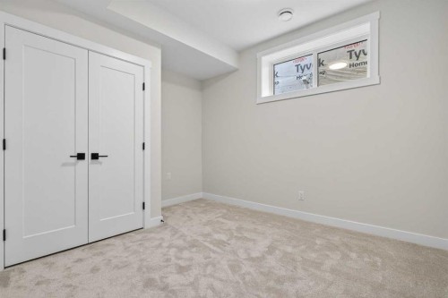 302 Kinniburgh Loop, Chestermere, AB - Indoor Photo Showing Other Room