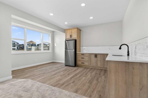302 Kinniburgh Loop, Chestermere, AB - Indoor Photo Showing Kitchen