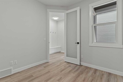 302 Kinniburgh Loop, Chestermere, AB - Indoor Photo Showing Other Room