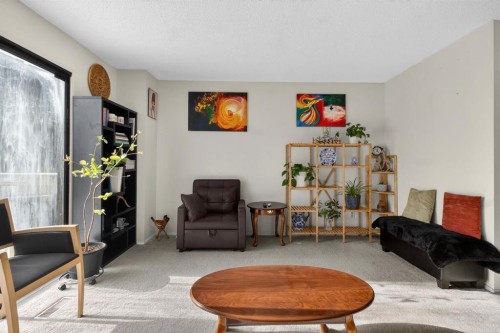 31 Templeby Way Ne, Calgary, AB - Indoor Photo Showing Living Room
