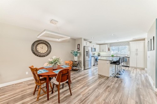 91 Baysprings Terrace, Airdrie, AB - Indoor Photo Showing Dining Room