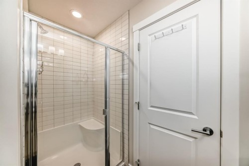 91 Baysprings Terrace, Airdrie, AB - Indoor Photo Showing Bathroom