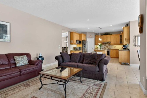 4754 Hamptons Way Nw, Calgary, AB - Indoor Photo Showing Living Room