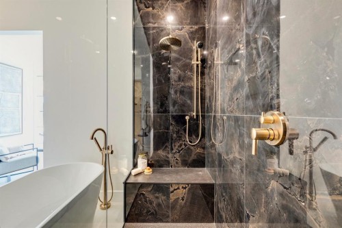 15 Normandy Lane Sw, Calgary, AB - Indoor Photo Showing Bathroom