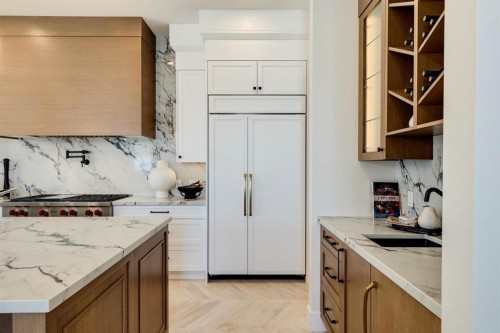 15 Normandy Lane Sw, Calgary, AB - Indoor Photo Showing Kitchen