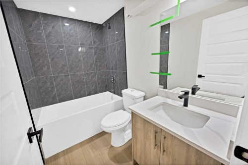 175 Homestead Common Ne, Calgary, AB - Indoor Photo Showing Bathroom