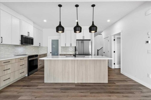 3 Lakewood Way, Strathmore, AB - Indoor Photo Showing Kitchen With Upgraded Kitchen