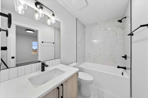 3 Lakewood Way, Strathmore, AB - Indoor Photo Showing Bathroom