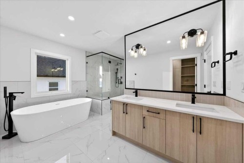 3 Lakewood Way, Strathmore, AB - Indoor Photo Showing Bathroom