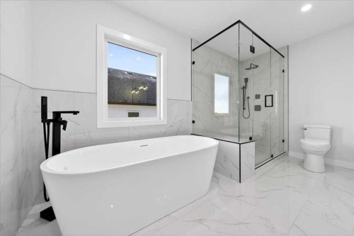 3 Lakewood Way, Strathmore, AB - Indoor Photo Showing Bathroom
