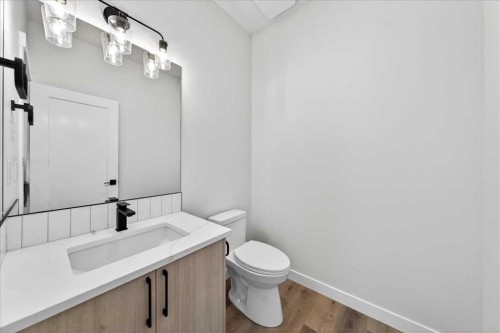 3 Lakewood Way, Strathmore, AB - Indoor Photo Showing Bathroom