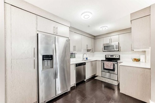 6204-302 Skyview Ranch Drive Ne, Calgary, AB - Indoor Photo Showing Kitchen With Stainless Steel Kitchen