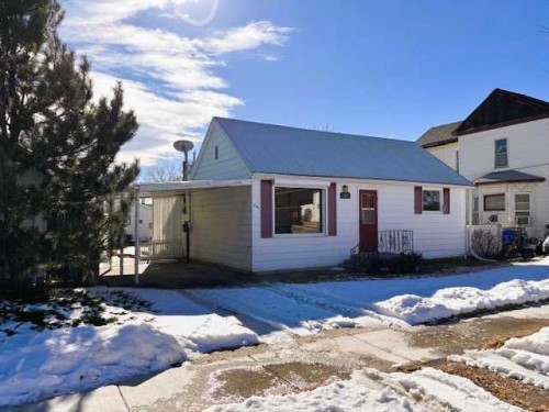 341 50 Avenue WEST Claresholm, AB T0L 0T0