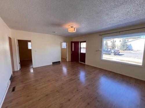 341 50 Avenue West, Claresholm, AB - Indoor Photo Showing Other Room