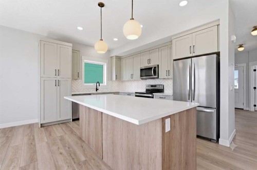 123 Coote Street, Cayley, AB - Indoor Photo Showing Kitchen With Upgraded Kitchen