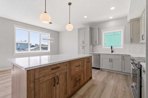 123 Coote Street, Cayley, AB - Indoor Photo Showing Kitchen With Upgraded Kitchen