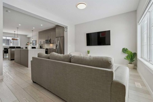 556 Chelsea Gardens, Chestermere, AB - Indoor Photo Showing Living Room