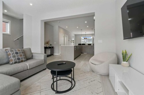 556 Chelsea Gardens, Chestermere, AB - Indoor Photo Showing Living Room