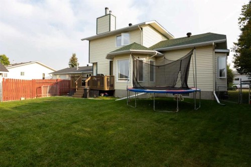 1118 Maple Avenue, Crossfield, AB - Outdoor With Exterior