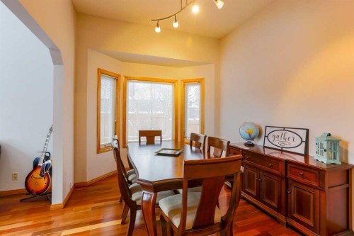 1118 Maple Avenue, Crossfield, AB - Indoor Photo Showing Dining Room