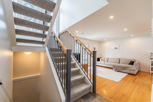 5227 Carney Road Nw, Calgary, AB - Indoor Photo Showing Other Room