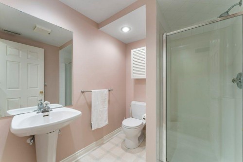 5227 Carney Road Nw, Calgary, AB - Indoor Photo Showing Bathroom