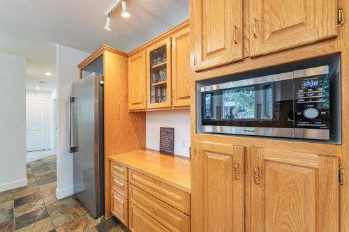 5227 Carney Road Nw, Calgary, AB - Indoor Photo Showing Other Room