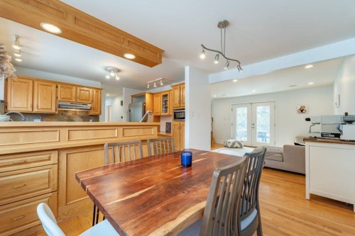 5227 Carney Road Nw, Calgary, AB - Indoor Photo Showing Other Room