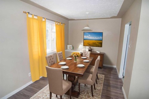 7012 Bowness Road Nw, Calgary, AB - Indoor Photo Showing Dining Room