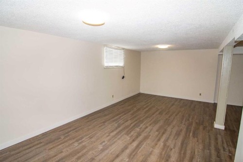 7012 Bowness Road Nw, Calgary, AB - Indoor Photo Showing Other Room