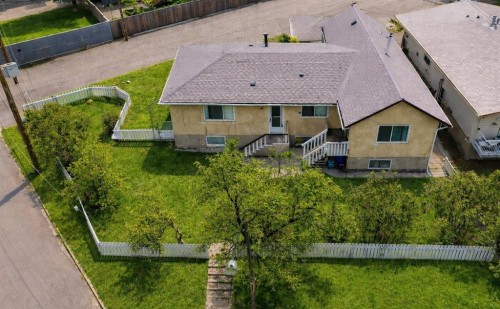 7012 Bowness Road Nw, Calgary, AB - Outdoor