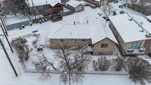 7012 Bowness Road Nw, Calgary, AB - Outdoor
