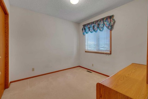 133 Riverview Park Se, Calgary, AB - Indoor Photo Showing Other Room