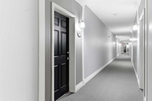 305-37 Prestwick Drive Se, Calgary, AB - Indoor Photo Showing Other Room