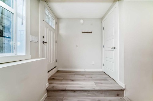 152 Cranbrook Square Se, Calgary, AB - Indoor Photo Showing Other Room