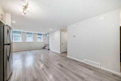 152 Cranbrook Square Se, Calgary, AB - Indoor