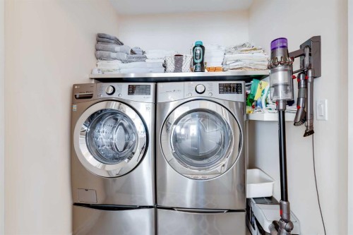 87 Evanswood Circle Nw, Calgary, AB - Indoor Photo Showing Laundry Room