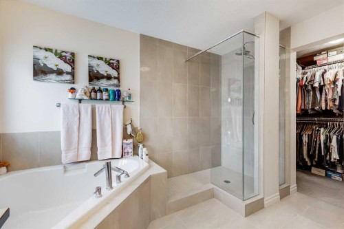 87 Evanswood Circle Nw, Calgary, AB - Indoor Photo Showing Bathroom