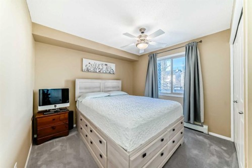 1219-8 Bridlecrest Drive Sw, Calgary, AB - Indoor Photo Showing Bedroom