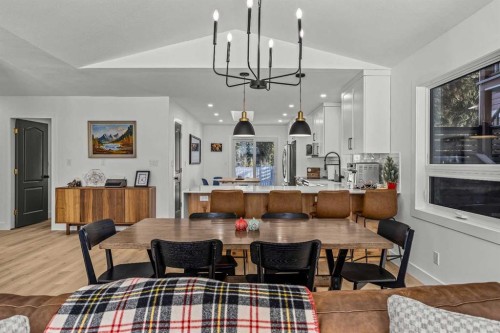 157 Cougar Point Road, Canmore, AB - Indoor Photo Showing Dining Room