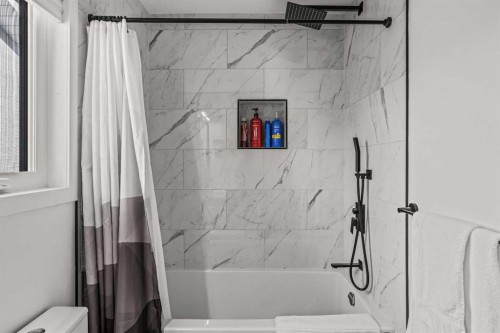 157 Cougar Point Road, Canmore, AB - Indoor Photo Showing Bathroom