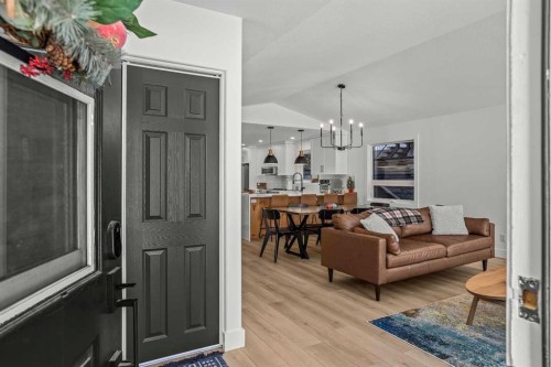 157 Cougar Point Road, Canmore, AB - Indoor