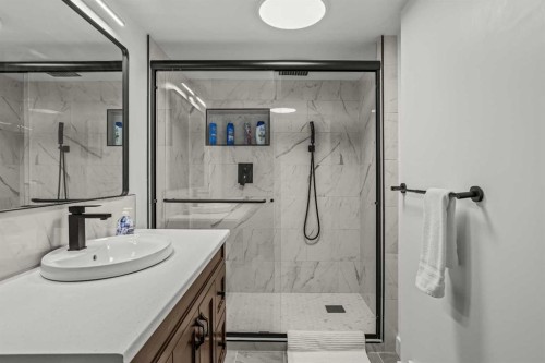 157 Cougar Point Road, Canmore, AB - Indoor Photo Showing Bathroom