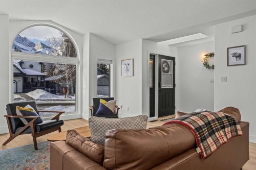 157 Cougar Point Road, Canmore, AB - Indoor Photo Showing Living Room