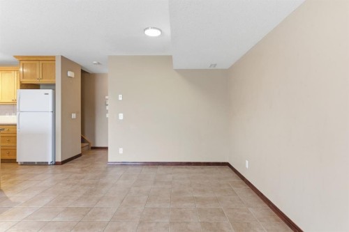 207-323 Fourth Avenue, Strathmore, AB - Indoor