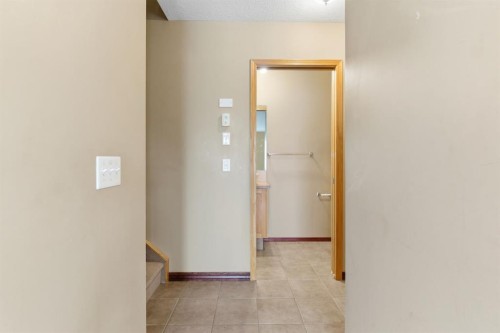 207-323 Fourth Avenue, Strathmore, AB - Indoor Photo Showing Other Room