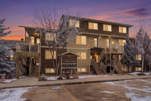 207-323 Fourth Avenue  Strathmore, AB T1P 1B5
