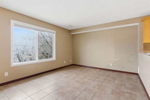 207-323 Fourth Avenue, Strathmore, AB - Indoor Photo Showing Other Room