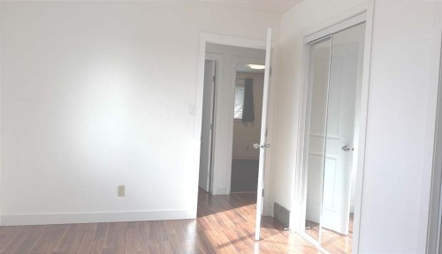 6715 43 Avenue Ne, Calgary, AB - Indoor Photo Showing Other Room